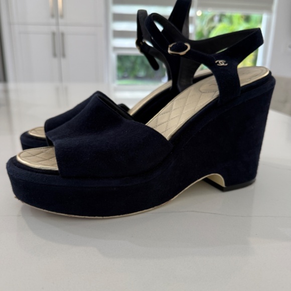 CHANEL Blue Suede Platform Wedge CC Sandals - Picture 4 of 13